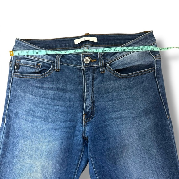 Women's KanCan Estilo Med Blue Wash High Rise Stretch Denim Jeans Sz 9/28 EUC - Picture 4 of 8